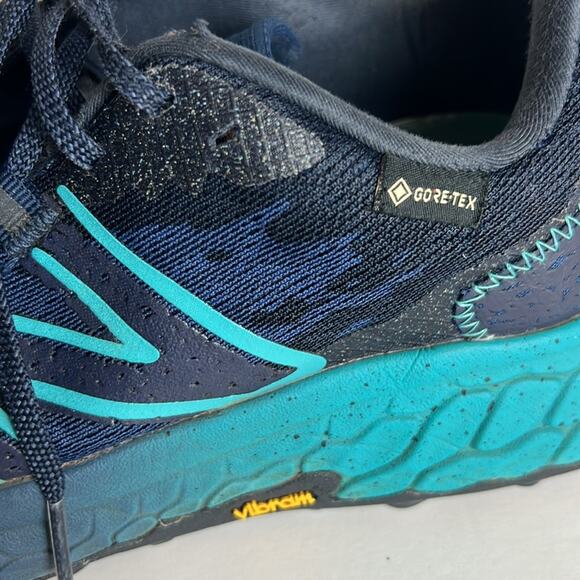 New Balance Sneakers - Women's 11 - Picture 6 of 10